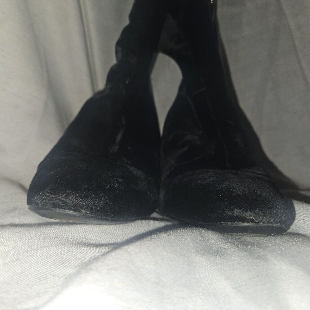 Lauren Ralph Lauren Bridgett Black Velvet Heel Booties Size 8B Boho Witchy Goth - Picture 9 of 9